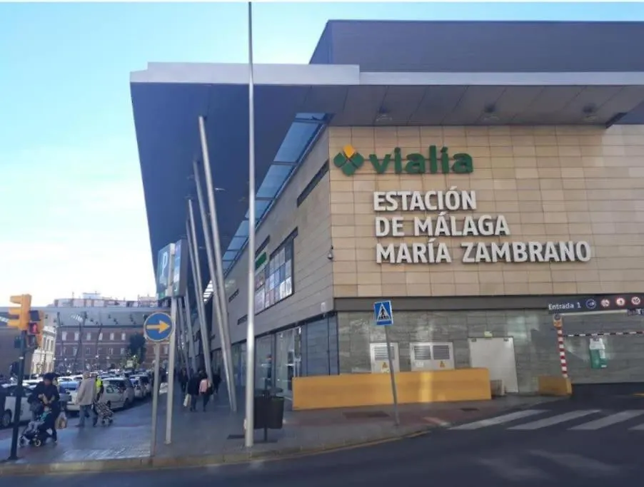 Malaga Vialia Ave Zona De Ocio Y Playa Apartment